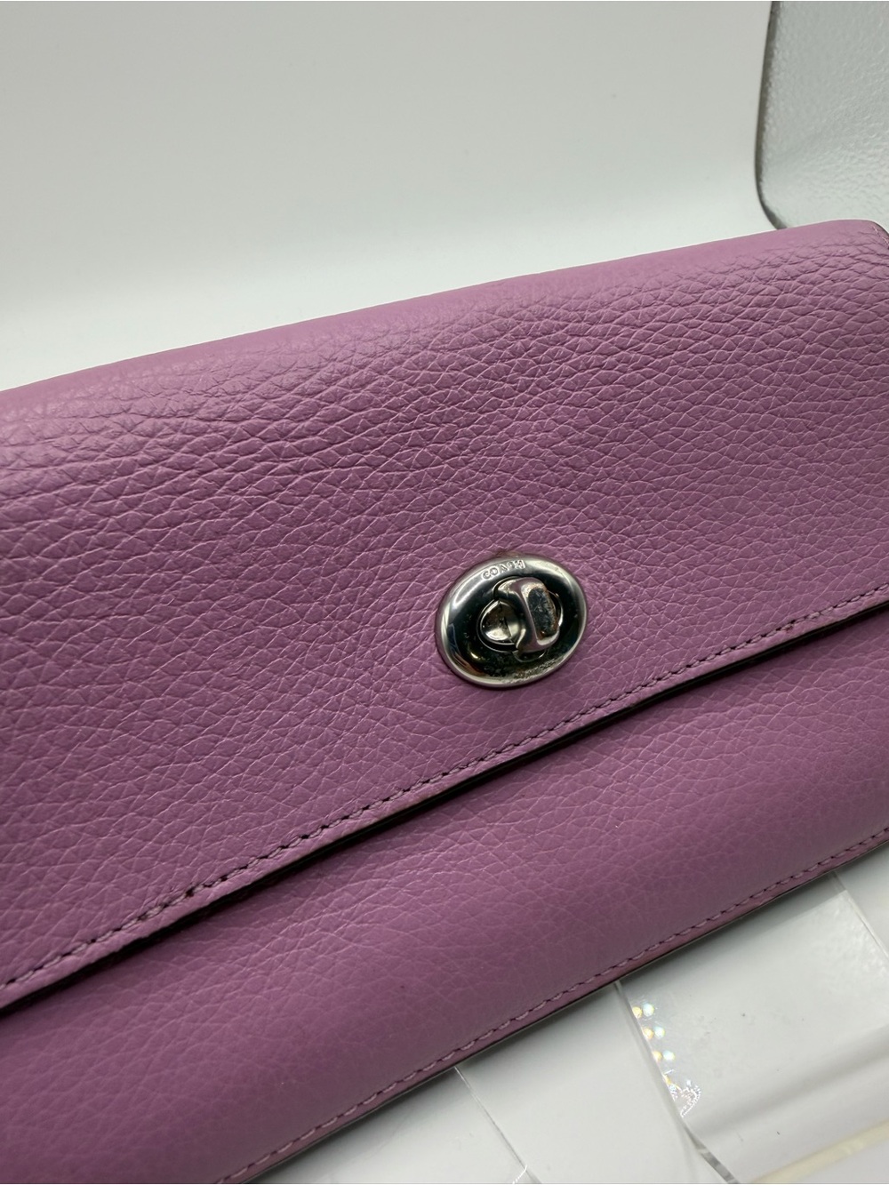 Coach Original Pebbled Leather Twist-Lock Wristlet Clutch in Violet Orchard - Picture 4 of 12